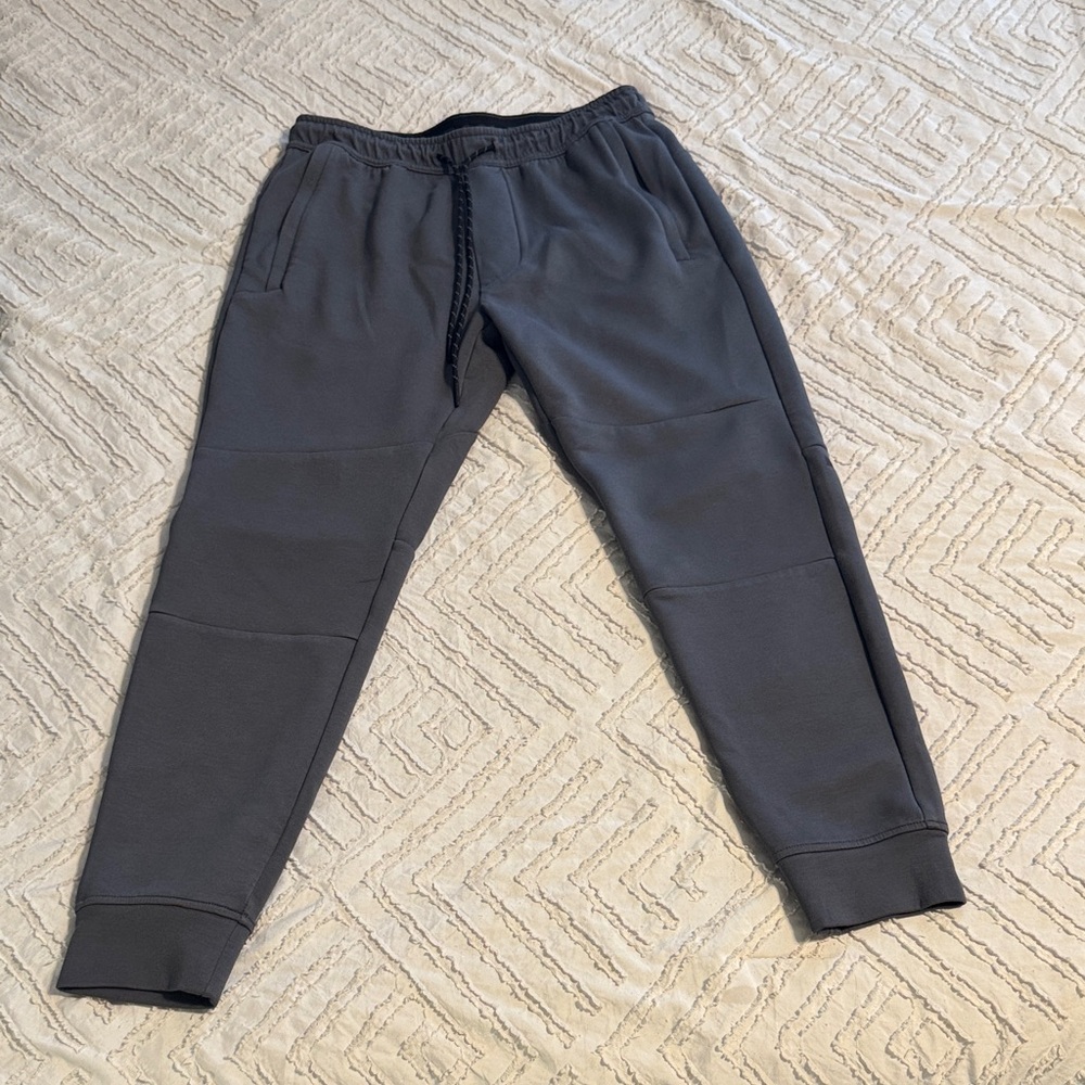 AE Gray Jogger Sweatpants